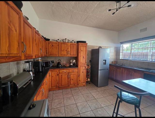 2 BEDROOM APARTMENT FOR SALE IN CRUYWAGEN PARK